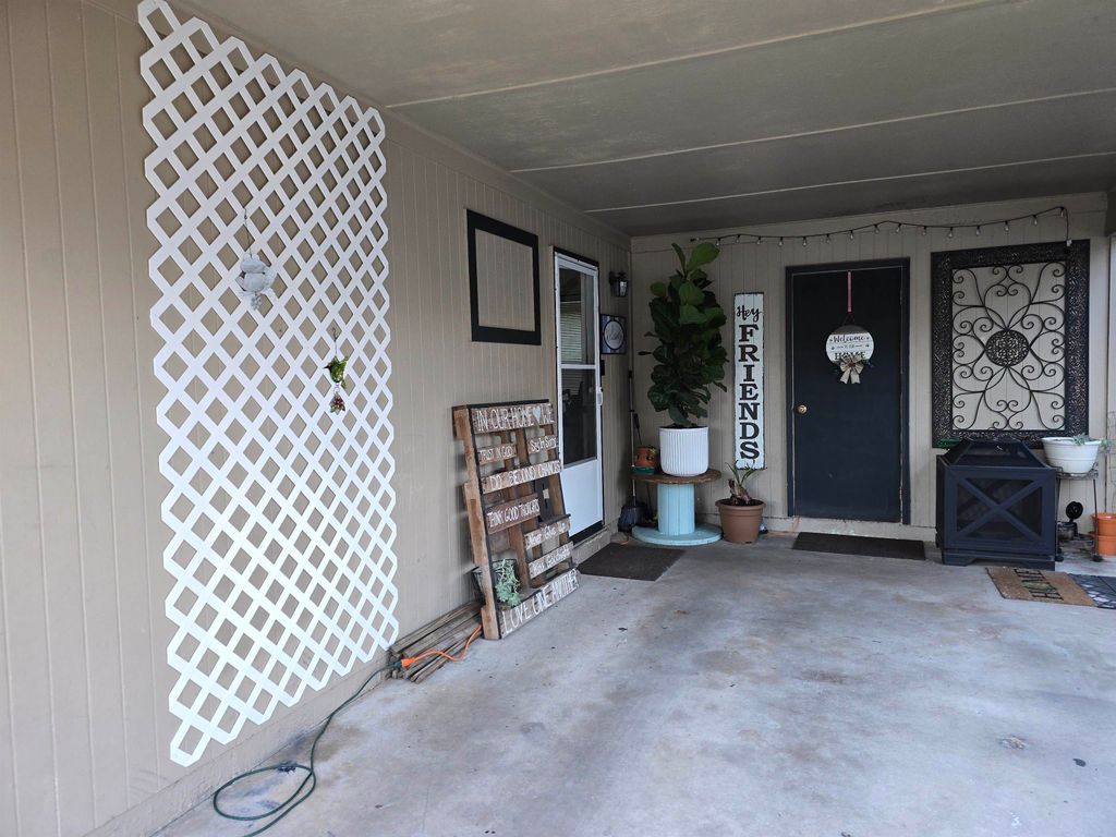 Photo of 829 E Cherry St St, Perry, FL 32347 (MLS # 395081)