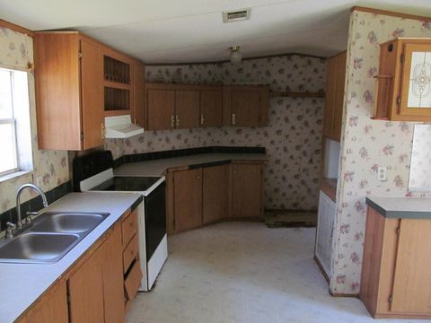 Tiny photo for 66 Two States Street, Havana, FL 32333 (MLS # 399326)