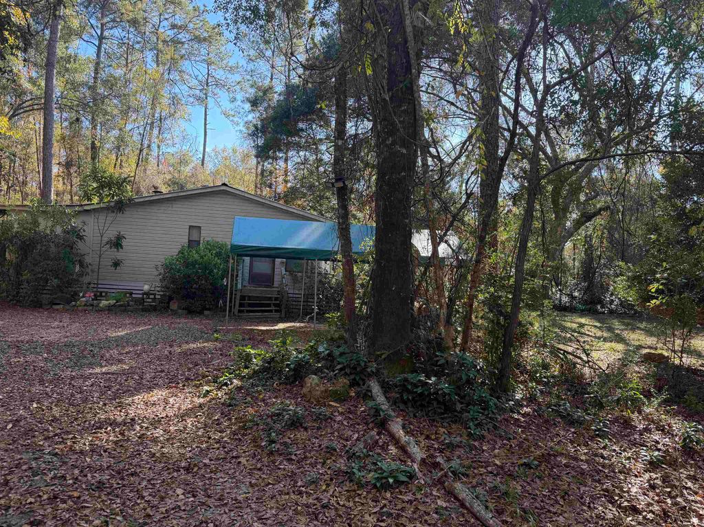 Photo of 447 Quial Run, Crawfordville, FL 32327 (MLS # 394226)