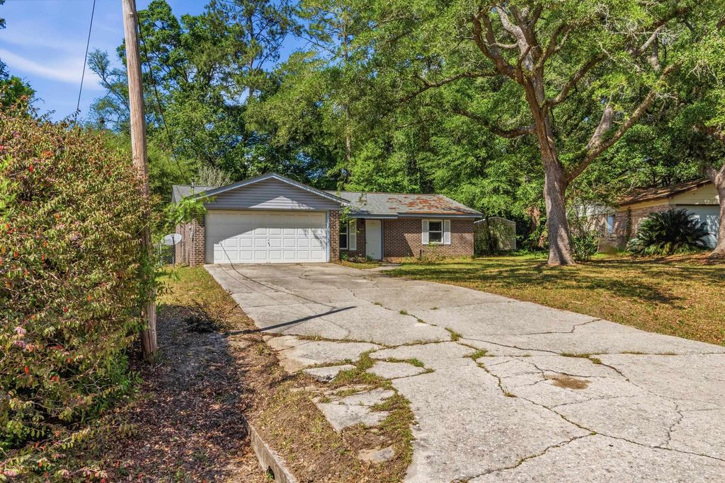 Photo of 4561 Hickory Forest Circle, Tallahassee, FL 32303 (MLS # 399419)