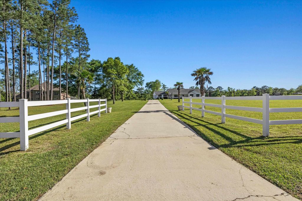 Photo of 1115 Glory Road, Quincy, FL 32352 (MLS # 397385)