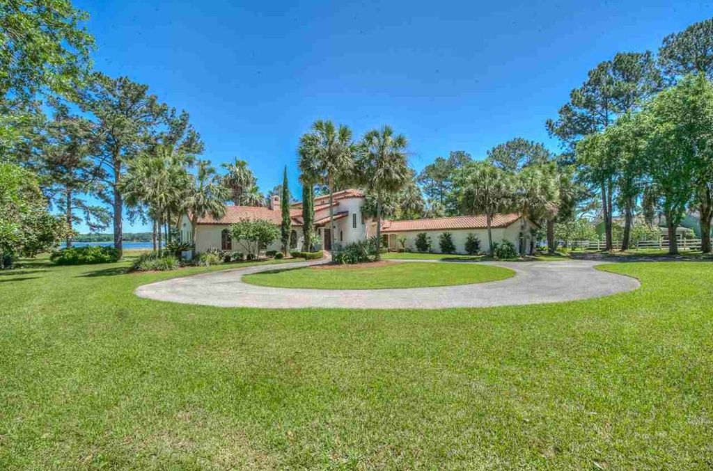 Photo of 2604 Lucerne Drive, Tallahassee, FL 32303 (MLS # 399984)