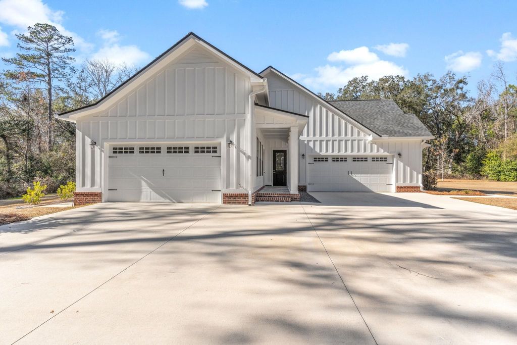 Photo of 9711 Faraway Farm Road, Tallahassee, FL 32317 (MLS # 395119)