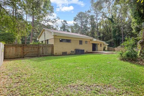 Tiny photo for 2506 Sir Williams Street, Tallahassee, FL 32310 (MLS # 391905)