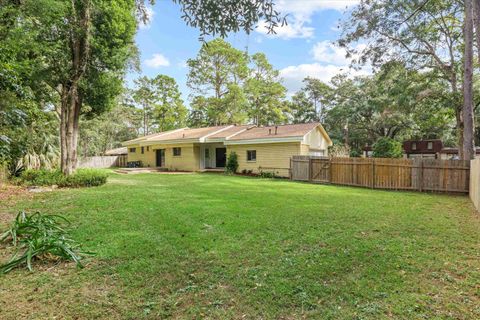 Tiny photo for 2506 Sir Williams Street, Tallahassee, FL 32310 (MLS # 391905)