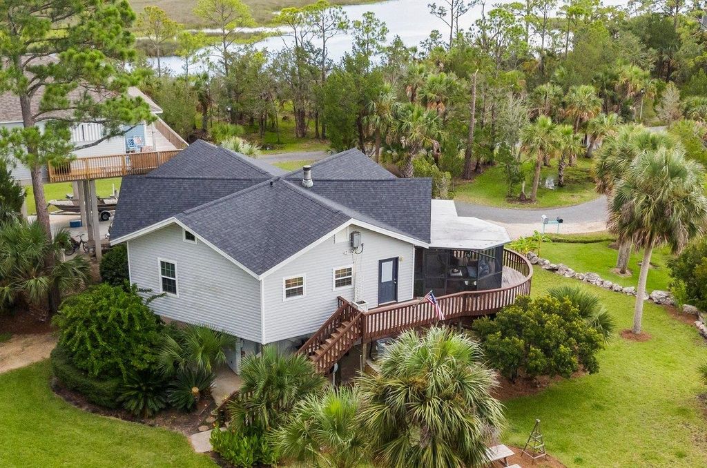 Photo of 40 Carrol Drive, Crawfordville, FL 32327 (MLS # 392430)