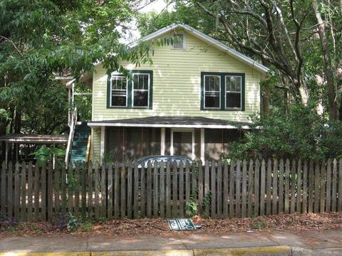 Photo of 1612 N M L King Jr Boulevard #UP, Tallahassee, FL 32303 (MLS # 400140)