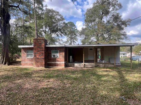 Tiny photo for 201 Dupont Avenue, Quincy, FL 32351 (MLS # 397641)