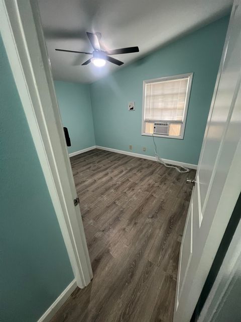Tiny photo for 201 Dupont Avenue, Quincy, FL 32351 (MLS # 397641)