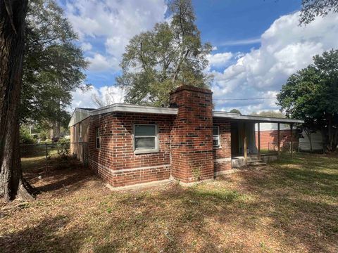 Tiny photo for 201 Dupont Avenue, Quincy, FL 32351 (MLS # 397641)