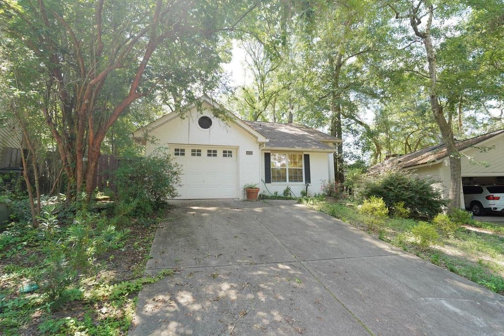 Photo of 4472 Bay Shore Circle, Tallahassee, FL 32309 (MLS # 401655)