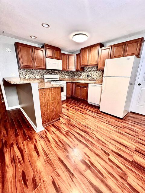 Tiny photo for 822 California Street, Tallahassee, FL 32304 (MLS # 390850)