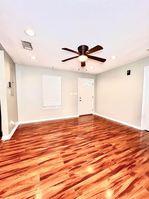 Tiny photo for 822 California Street, Tallahassee, FL 32304 (MLS # 390850)