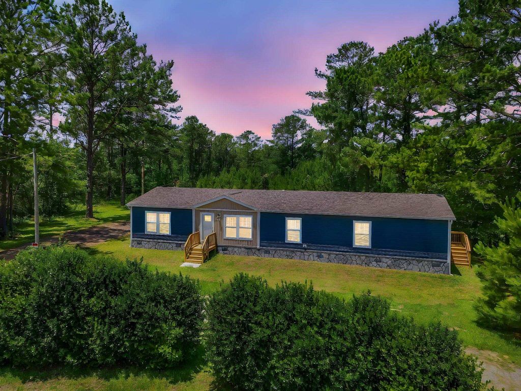 Photo of 140 David Clemons Lane, Quincy, FL 32352 (MLS # 392289)