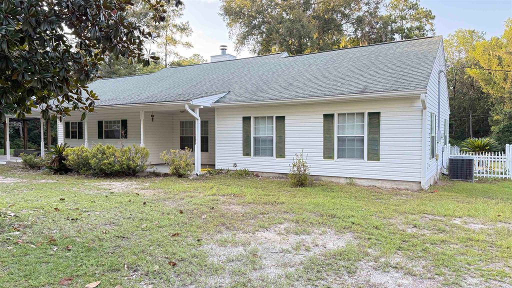 Photo of 3380 Ben Stoutamire Road, Tallahassee, FL 32310 (MLS # 391556)