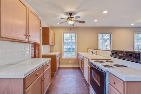 Tiny photo for 954 Miccosukee Road, Tallahassee, FL 32308 (MLS # 391457)