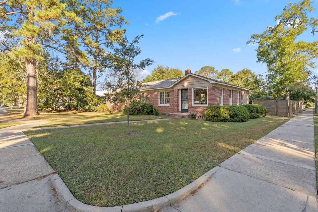 Photo of 954 Miccosukee Road, Tallahassee, FL 32308 (MLS # 391457)