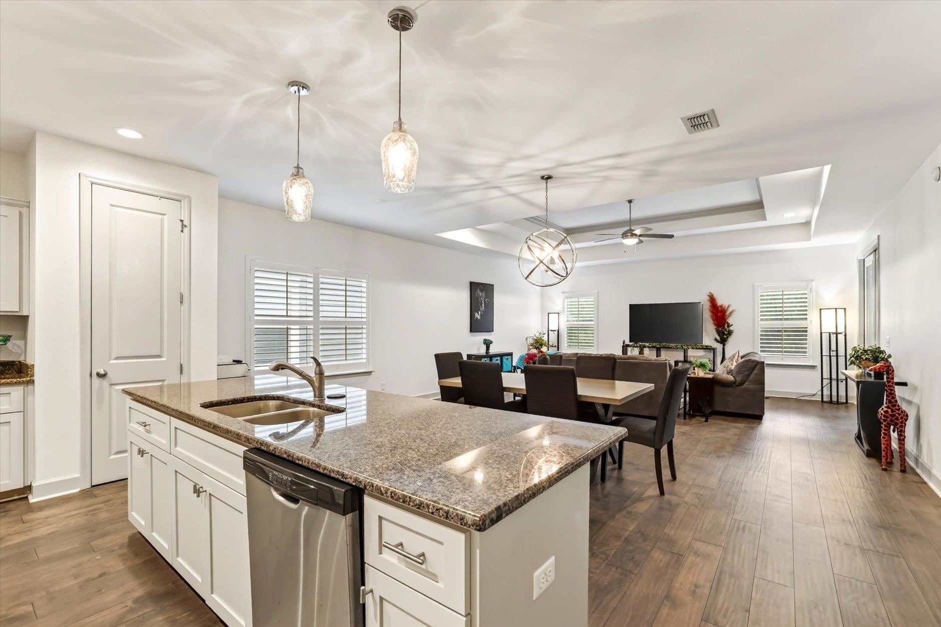 2328 LEXINGTON POND Way