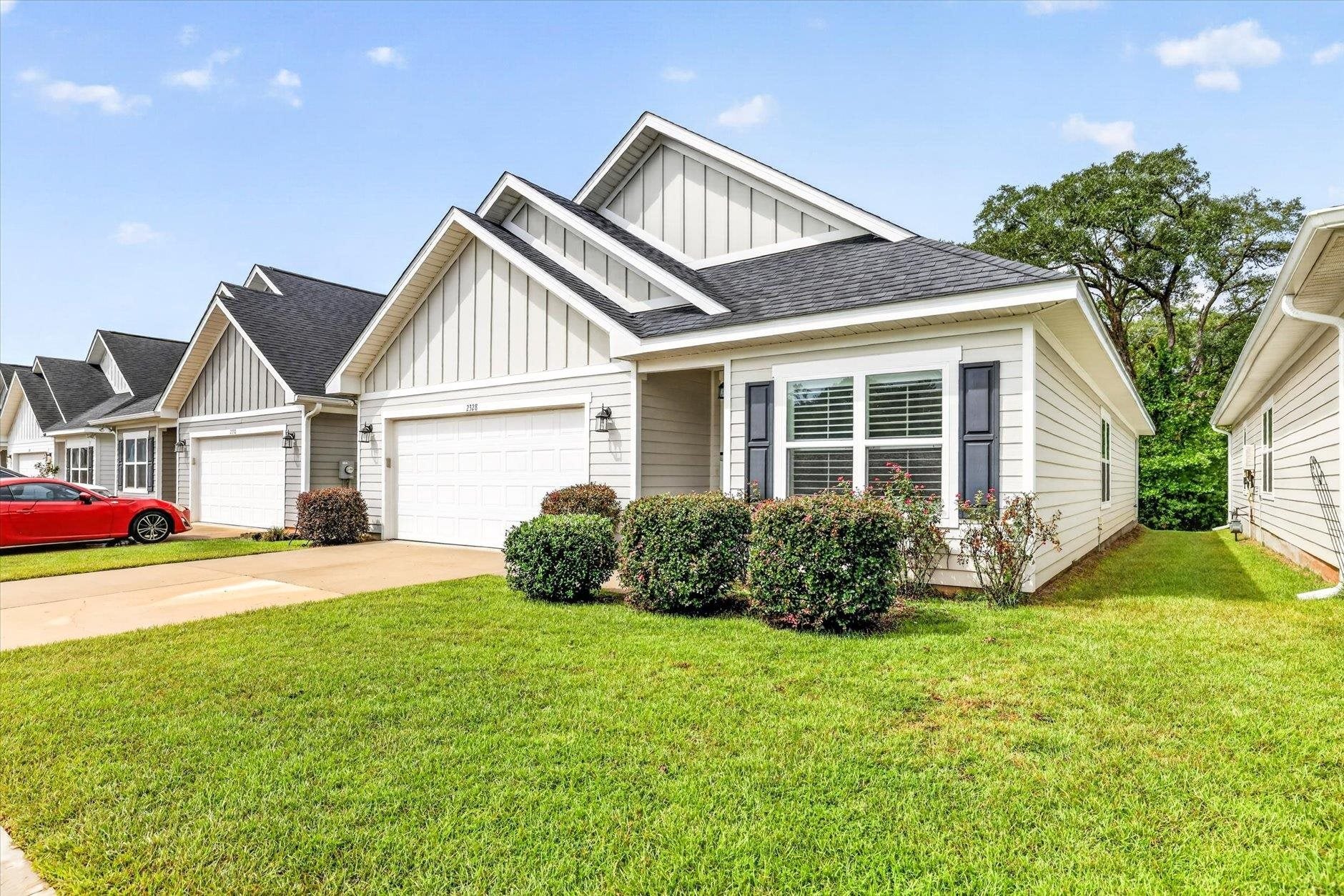 2328 LEXINGTON POND Way