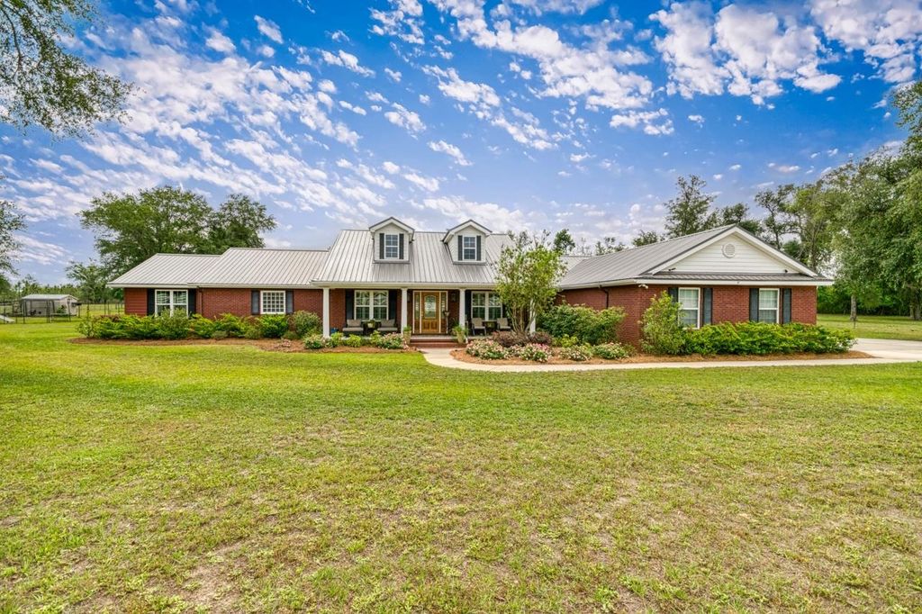 Photo of 1752 SE ROGERS SINK Road, Madison, FL 32340 (MLS # 399349)