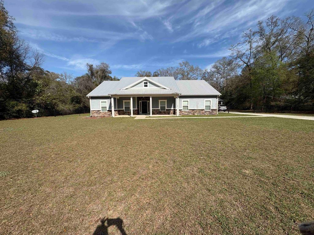 Photo of 67 LUMBERJACK Trail, Crawfordville, FL 32327 (MLS # 399211)