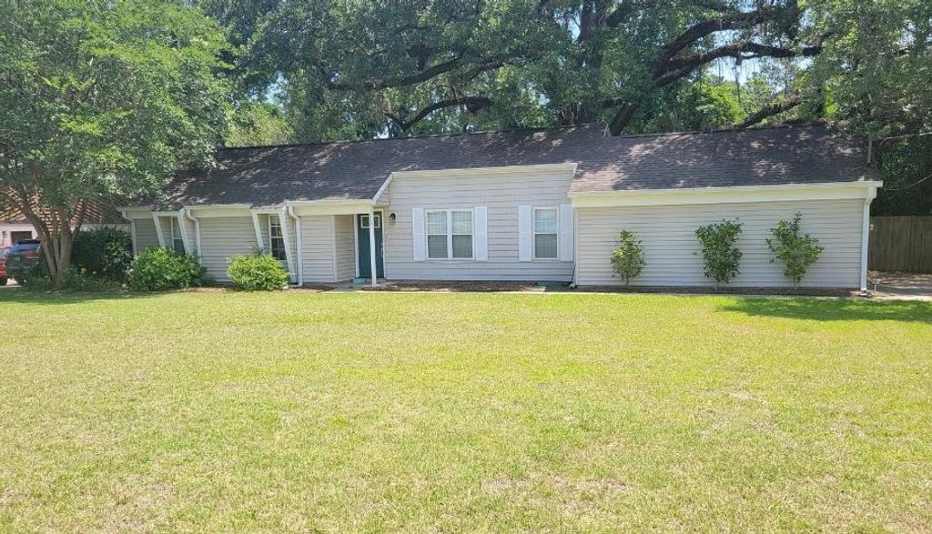 Photo of 2201 Eastgate Way, Tallahassee, FL 32308 (MLS # 392859)