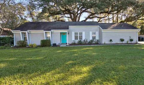 Photo of 2201 Eastgate Way, Tallahassee, FL 32308 (MLS # 392859)