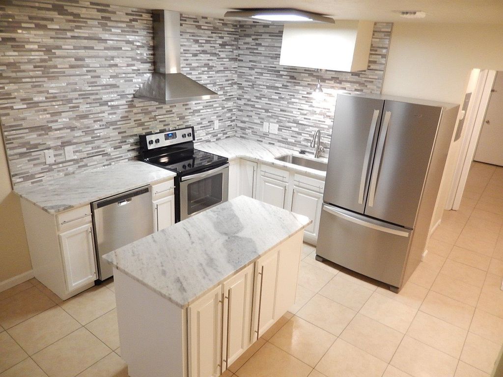 Photo of 932 S Lipona Road, Tallahassee, FL 32304 (MLS # 385052)
