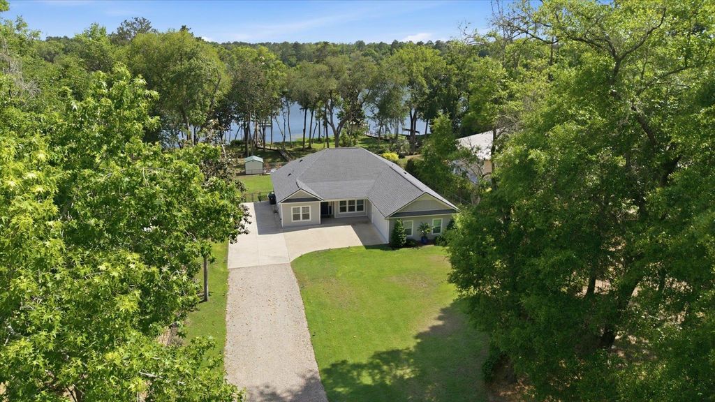 Photo of 22545 FRANCES Way, Tallahassee, FL 32310 (MLS # 399046)