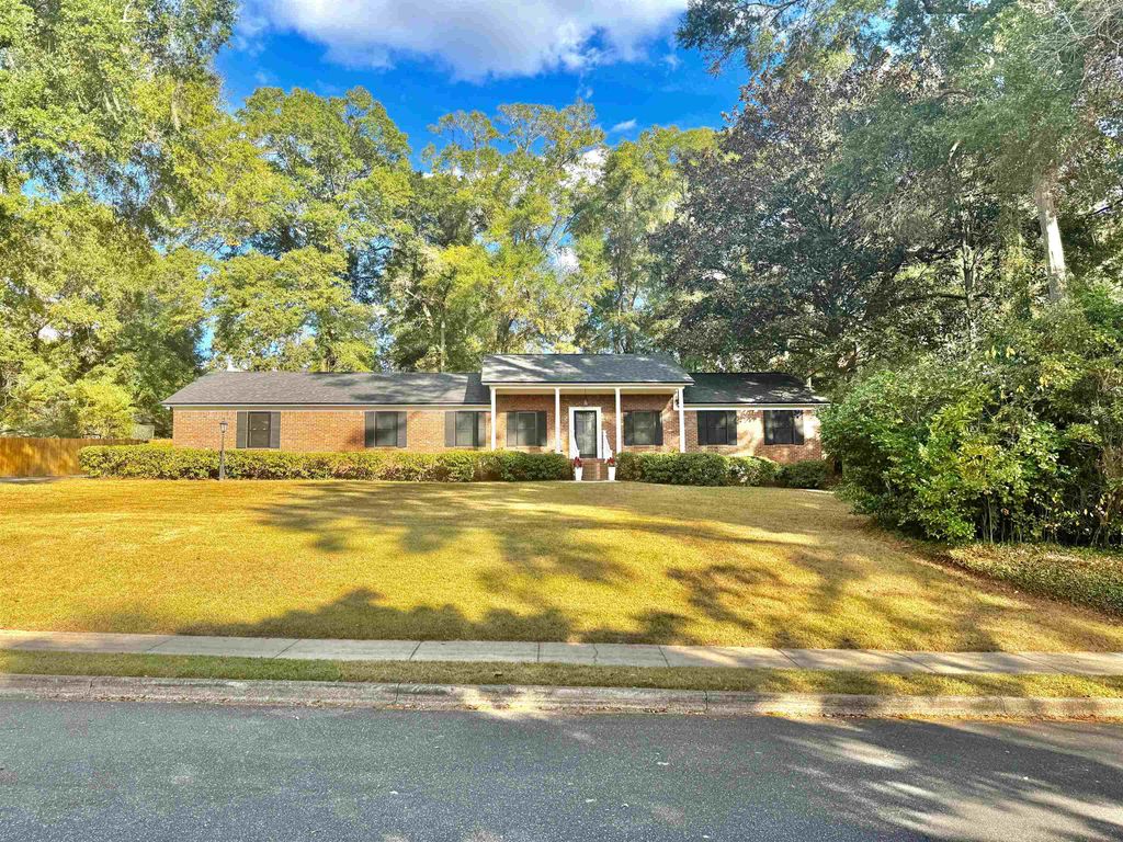 Photo of 3915 Royal Oaks Drive, Tallahassee, FL 32309 (MLS # 393297)