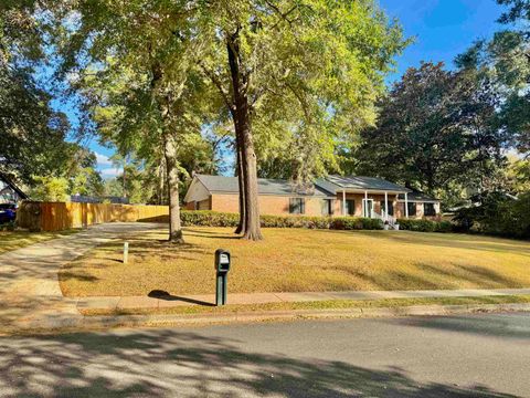 Photo of 3915 Royal Oaks Drive, Tallahassee, FL 32309 (MLS # 393297)