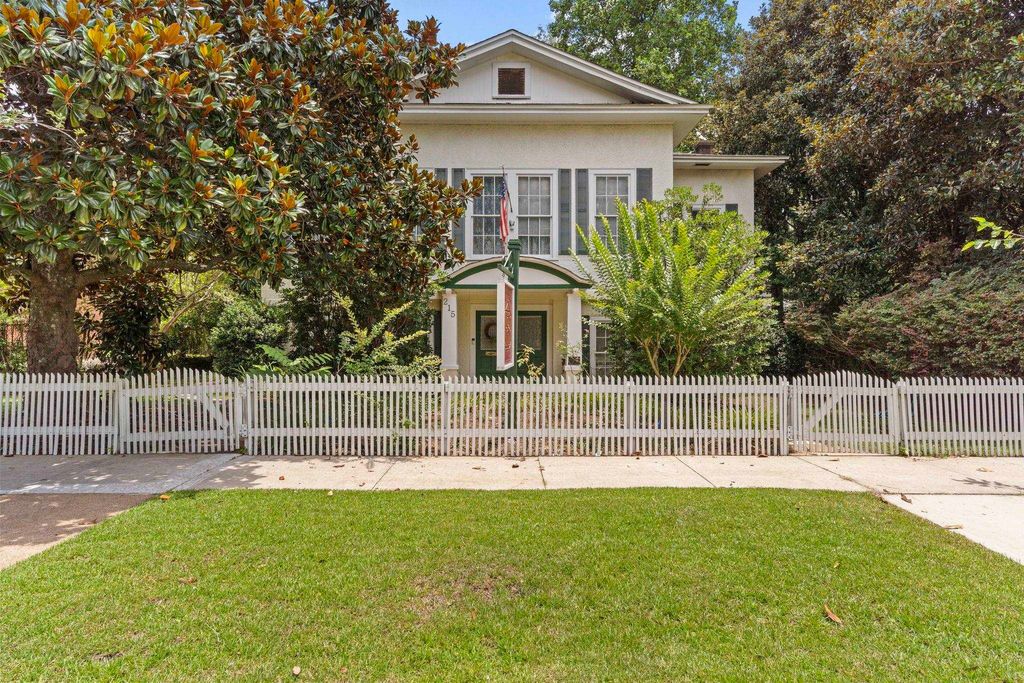 Photo of 215 N MADISON STREET Street, Quincy, FL 32351 (MLS # 398416)