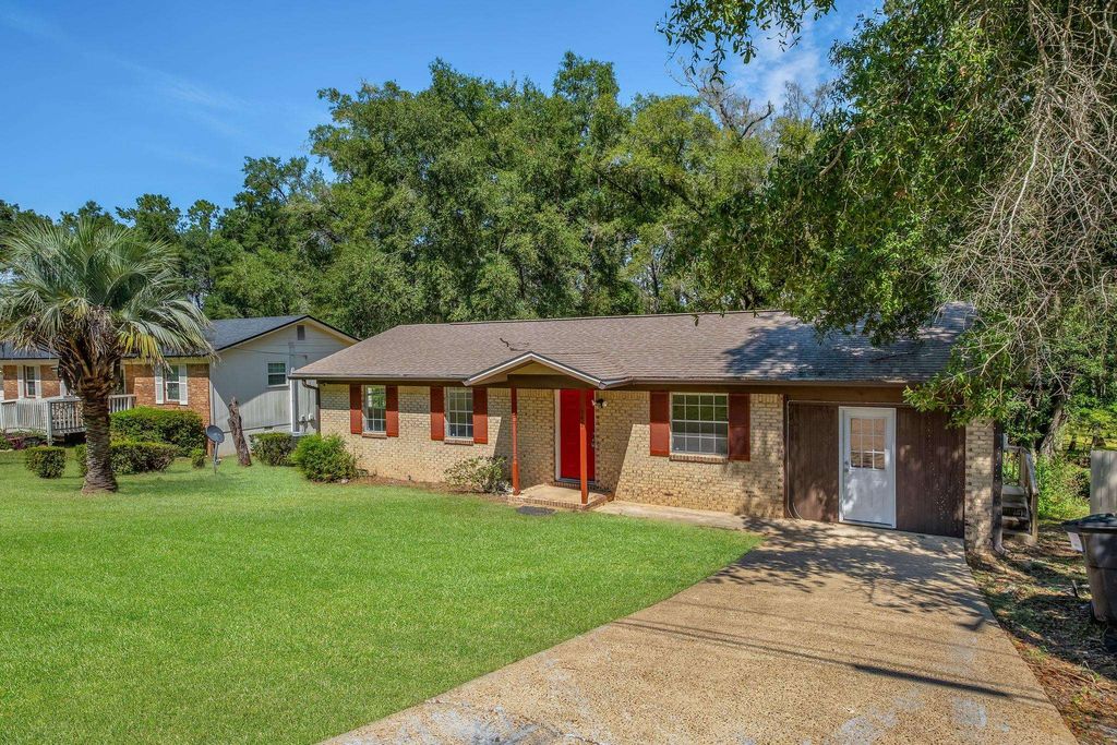 Photo of 3421 Sunnyside Drive, Tallahassee, FL 32305 (MLS # 394403)