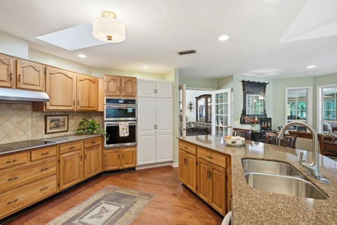 Tiny photo for 3549 LAKESHORE Drive, Tallahassee, FL 32312 (MLS # 402571)