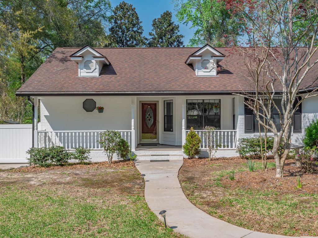 Photo of 1620 CHADWICK Way, Tallahassee, FL 32312 (MLS # 397592)