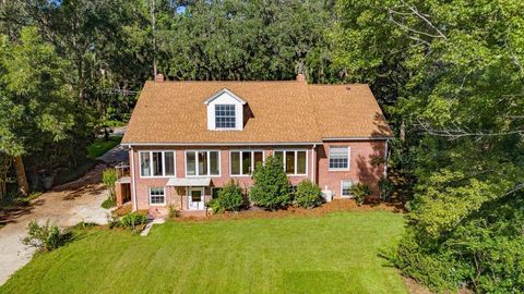 A home in TALLAHASSEE