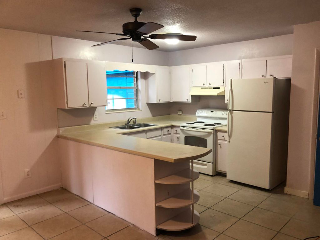 Photo of 2614 Tupelo Terrace, Tallahassee, FL 32303 (MLS # 393101)