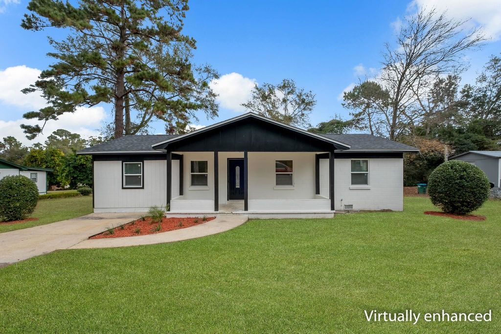 Photo of 907 Conyers Street, Havana, FL 32333 (MLS # 400200)