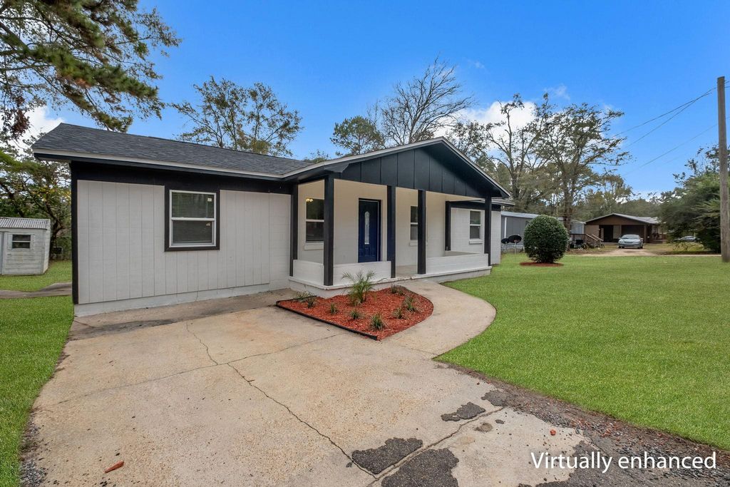 Photo of 907 Conyers Street, Havana, FL 32333 (MLS # 400200)