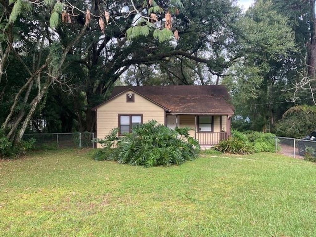 Photo of 202 VALENCIA Drive, Tallahassee, FL 32304 (MLS # 391576)