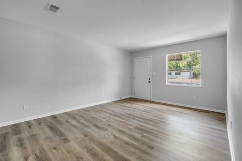 Tiny photo for 2314 Oxford Road, Tallahassee, FL 32304 (MLS # 393827)