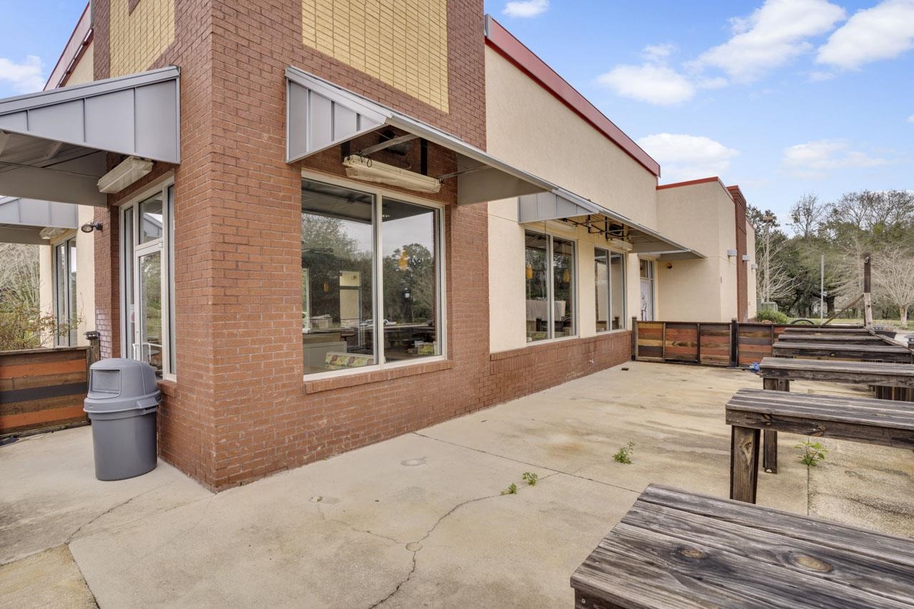 2431 Barcelona Lane