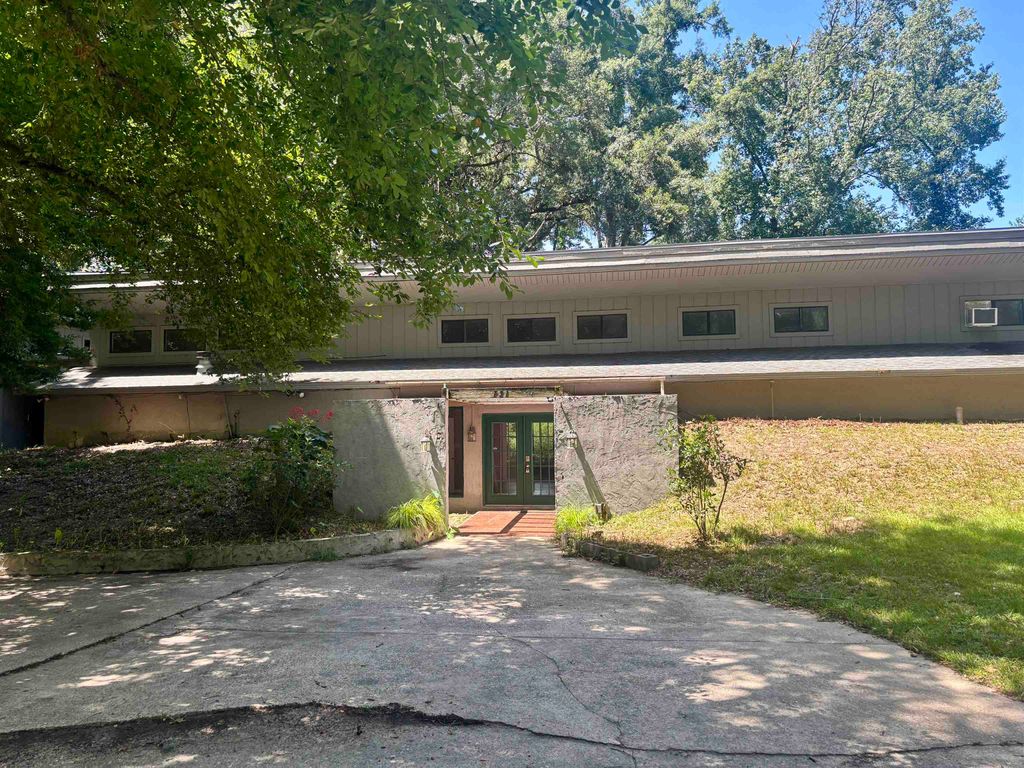 Photo of 751 Rhoden Cove Rd, Tallahassee, FL 32312 (MLS # 392882)