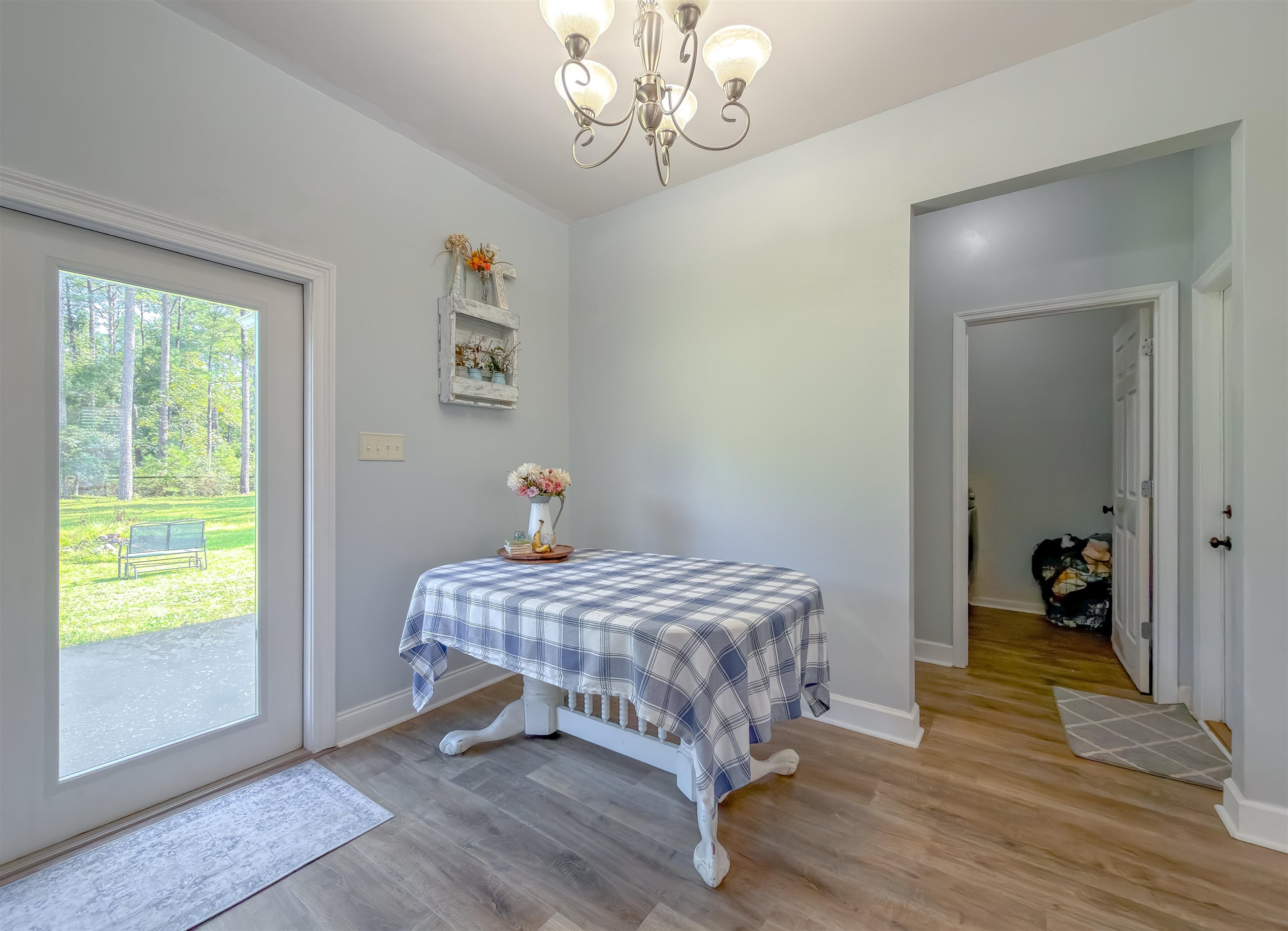 407 Parkside Circle
