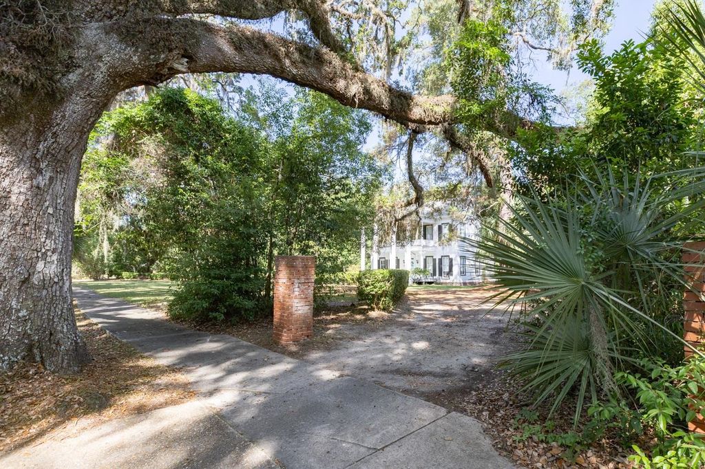Photo of 930 E Pearl Street, Monticello, FL 32344 (MLS # 391898)