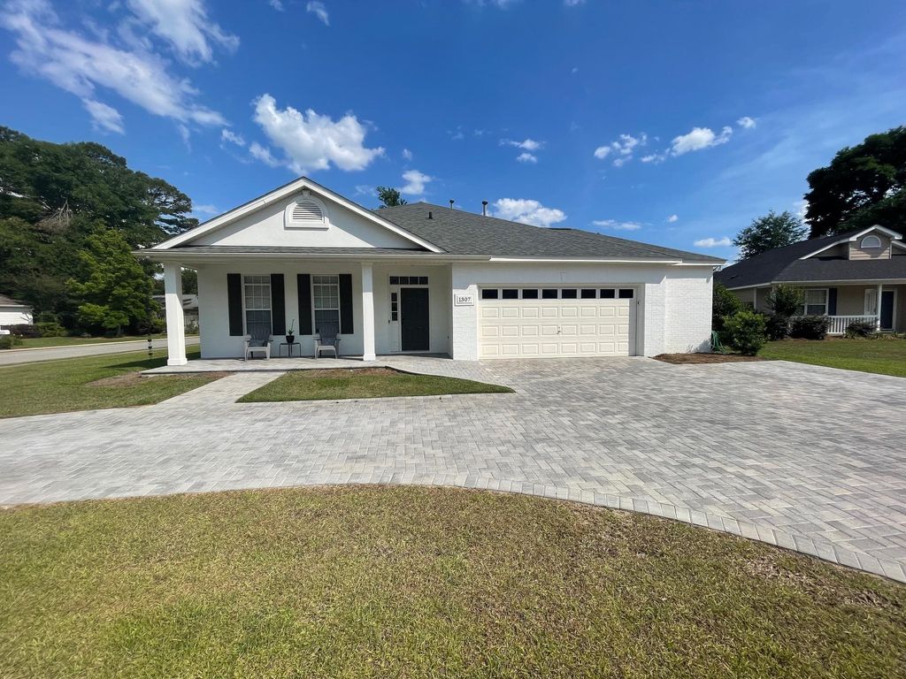 Photo of 1307 Hidden Timbers Place, Tallahassee, FL 32312 (MLS # 399083)