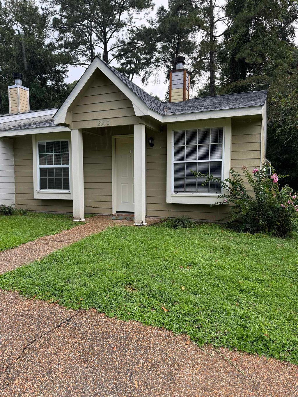 Photo of 2910 Richview Park Circle, Tallahassee, FL 32301 (MLS # 391843)