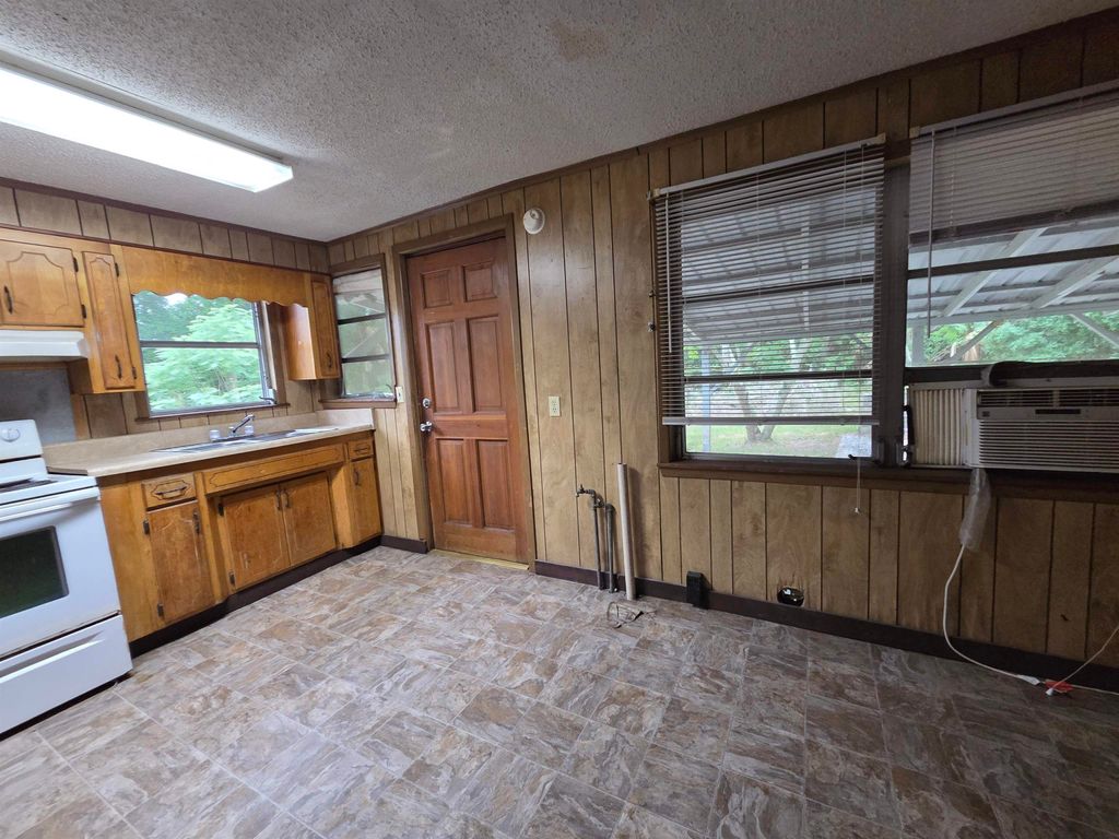 Photo of 1205 E GREEN Street, Perry, FL 32347 (MLS # 399657)