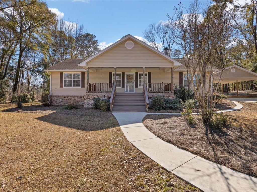 Photo of 609 NW Circle Road, Madison, FL 32340 (MLS # 396153)