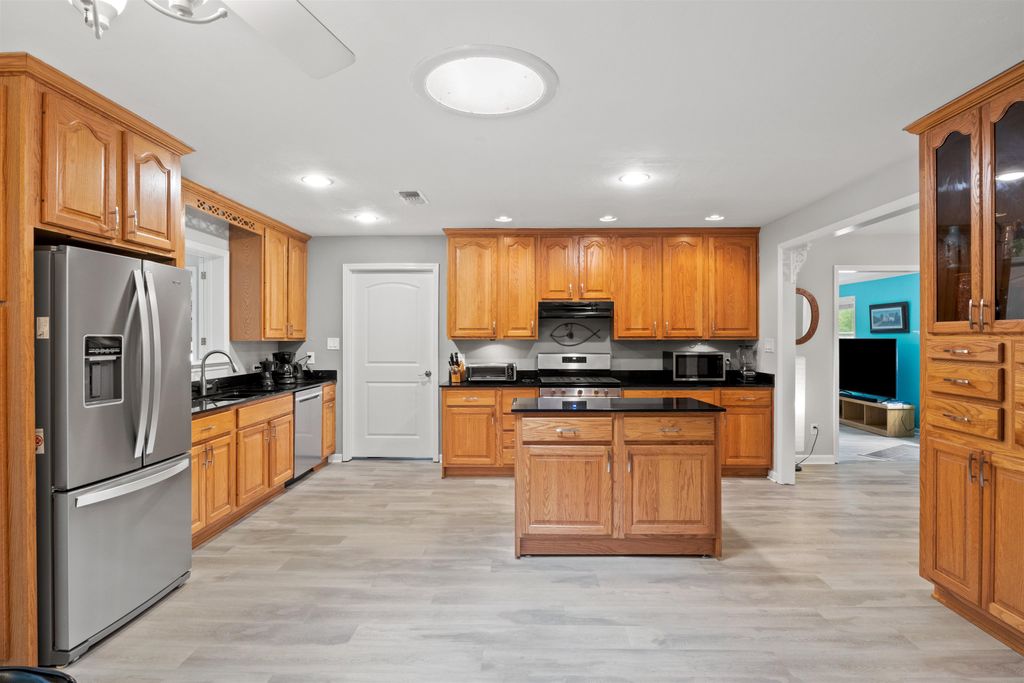 Photo of 908 Tamarack Avenue, Tallahassee, FL 32303 (MLS # 393249)